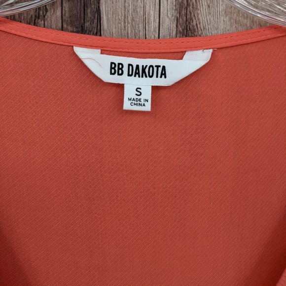 BB DAKOTA Coral Crossover Semi-Sheer Top 3/4 Sleev - Picture 3 of 6